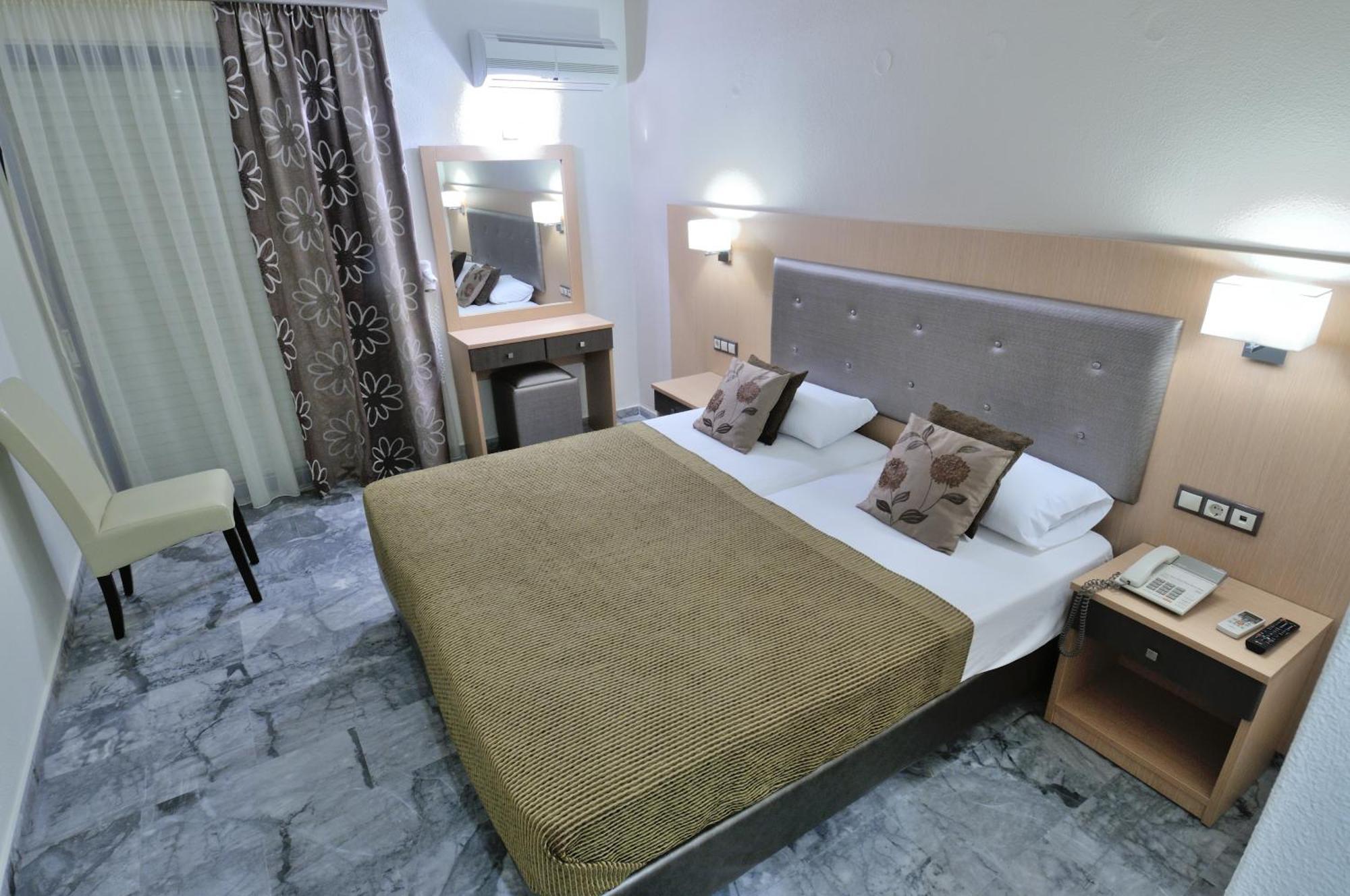 Lintzi Hotel Аркуді Екстер'єр фото